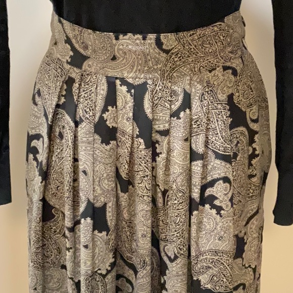 Paisley skirt with slit pockets - Picture 2 of 7